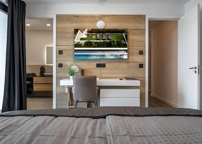 Trinity - Hillside With Sea View And Infinity Pool Kali