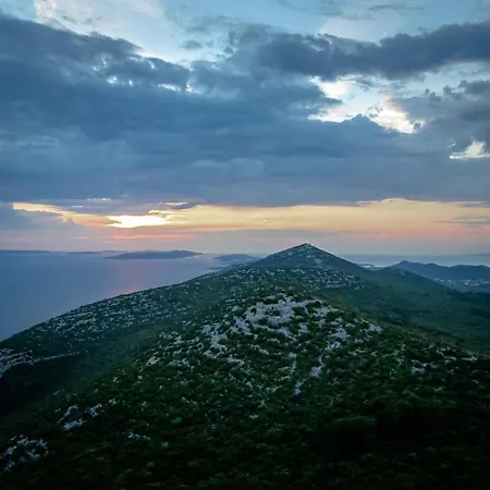 Trinity - Hillside With Sea View And Infinity Pool