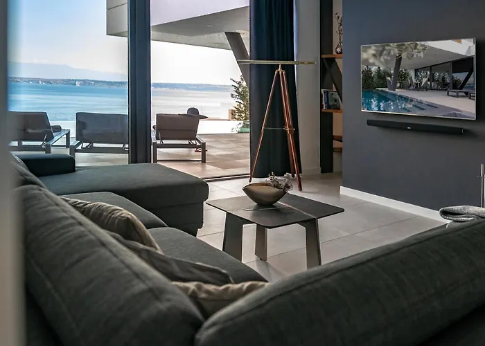 Trinity - Hillside With Sea View And Infinity Pool Кали