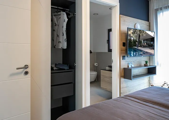 Trinity - Hillside With Sea View And Infinity Pool Кали